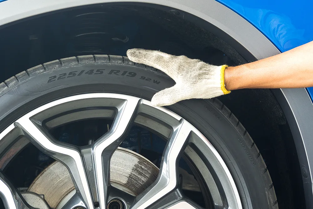 Reifen-Egalisierung in Villach – für ruhiges, sicheres und gleichmäßiges Fahren